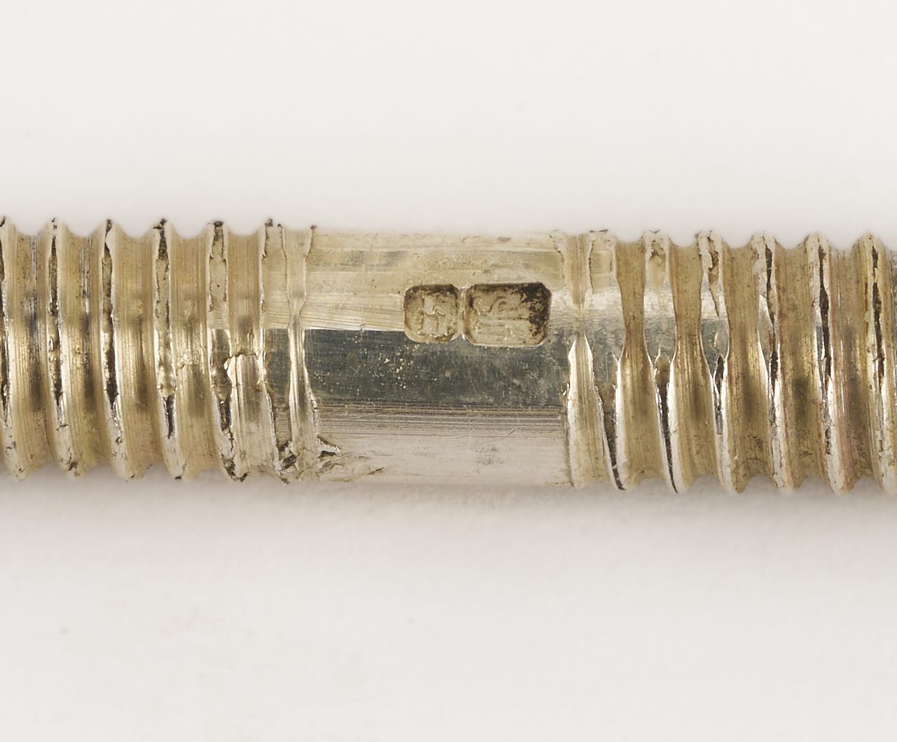 Lot 63: Queen Victoria Sterling Silver Presentation Urn