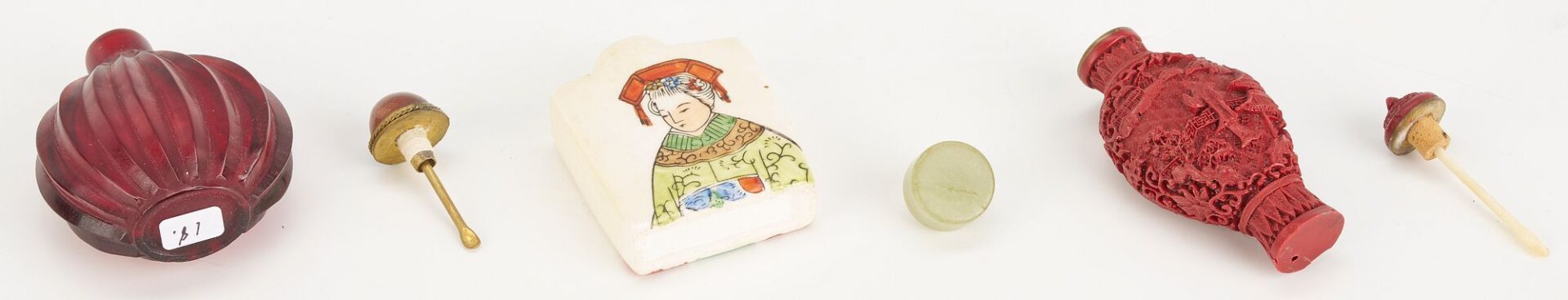 Lot 1000: 3 Asian Snuff Bottles incl. Portraits