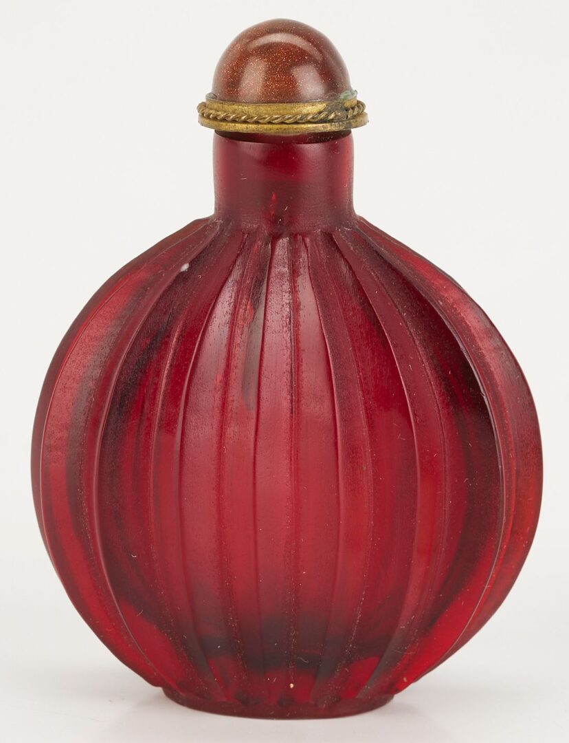 Lot 1000: 3 Asian Snuff Bottles incl. Portraits