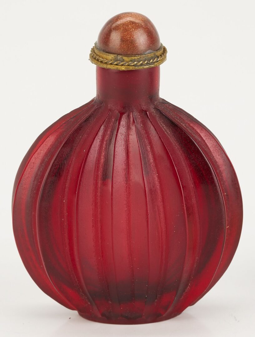 Lot 1000: 3 Asian Snuff Bottles incl. Portraits