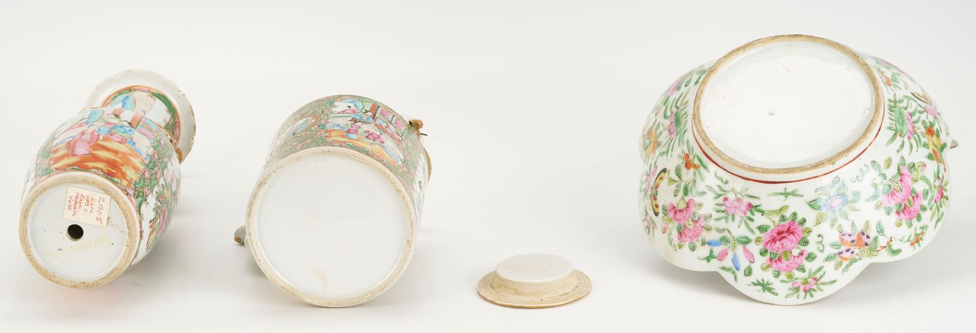 Lot 1007: 7 pcs. Chinese Export Porcelain, Famille Rose