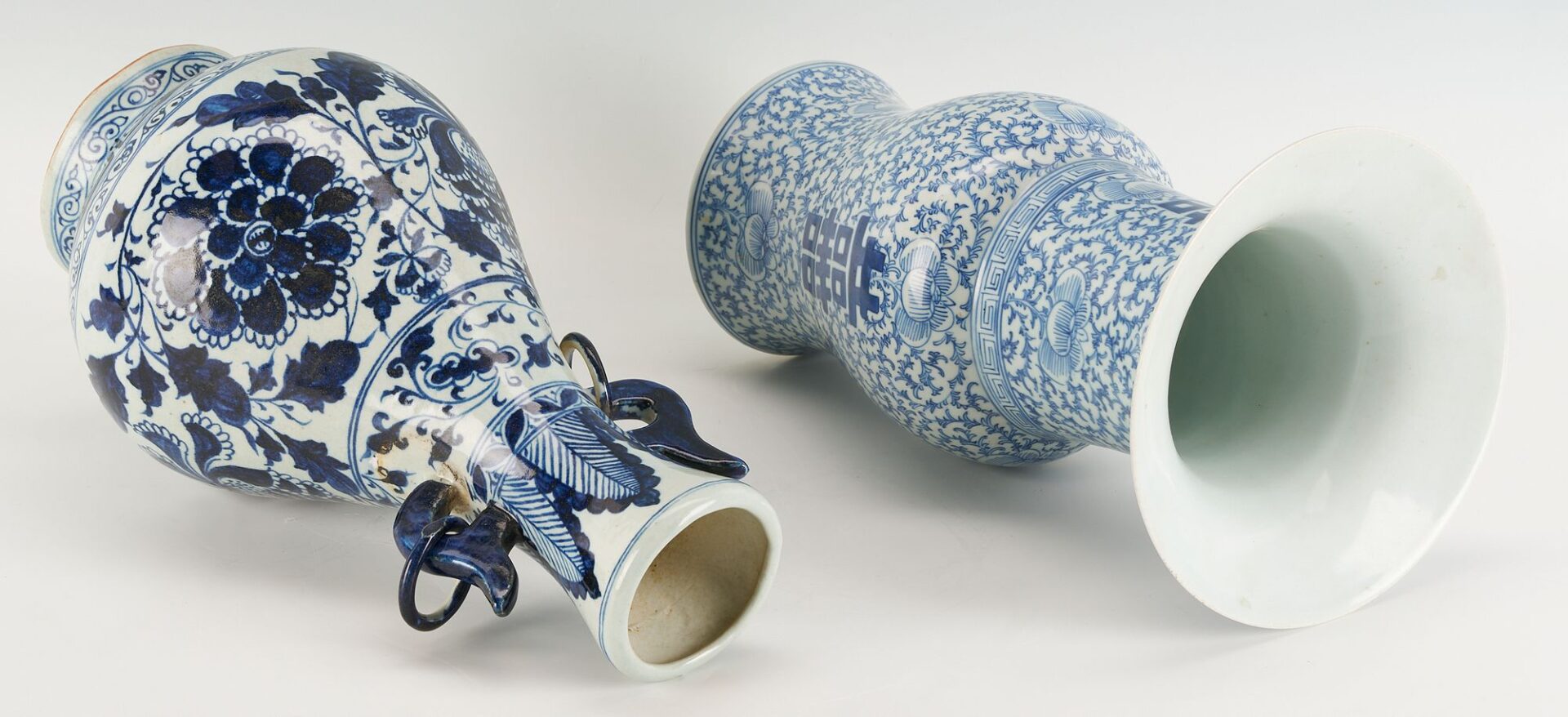 Lot 1008: 2 Large Chinese Blue & White Porcelain Vases