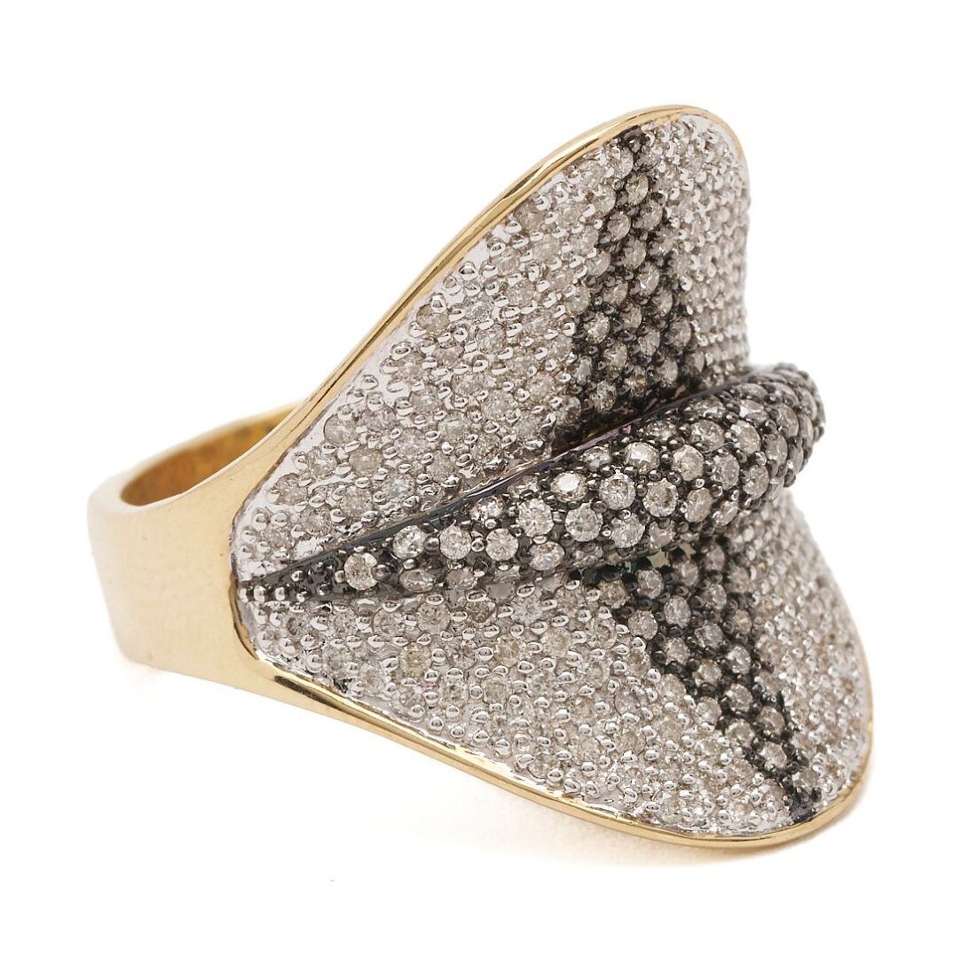 Lot 1011: 14K Yellow Gold & Diamond Ring