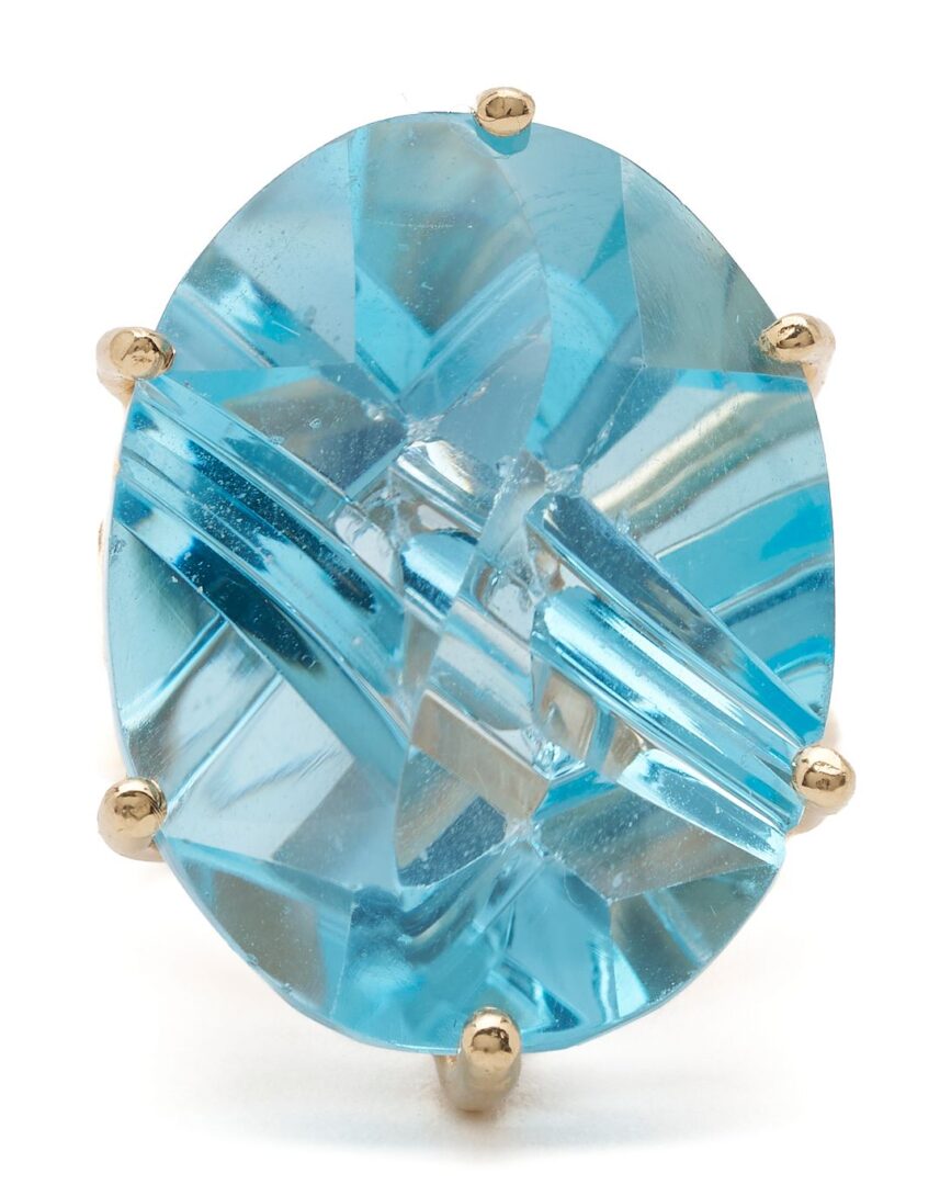 Lot 1013: 14K Gold & Topaz Ring