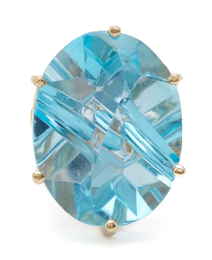 Lot 1013: 14K Gold & Topaz Ring