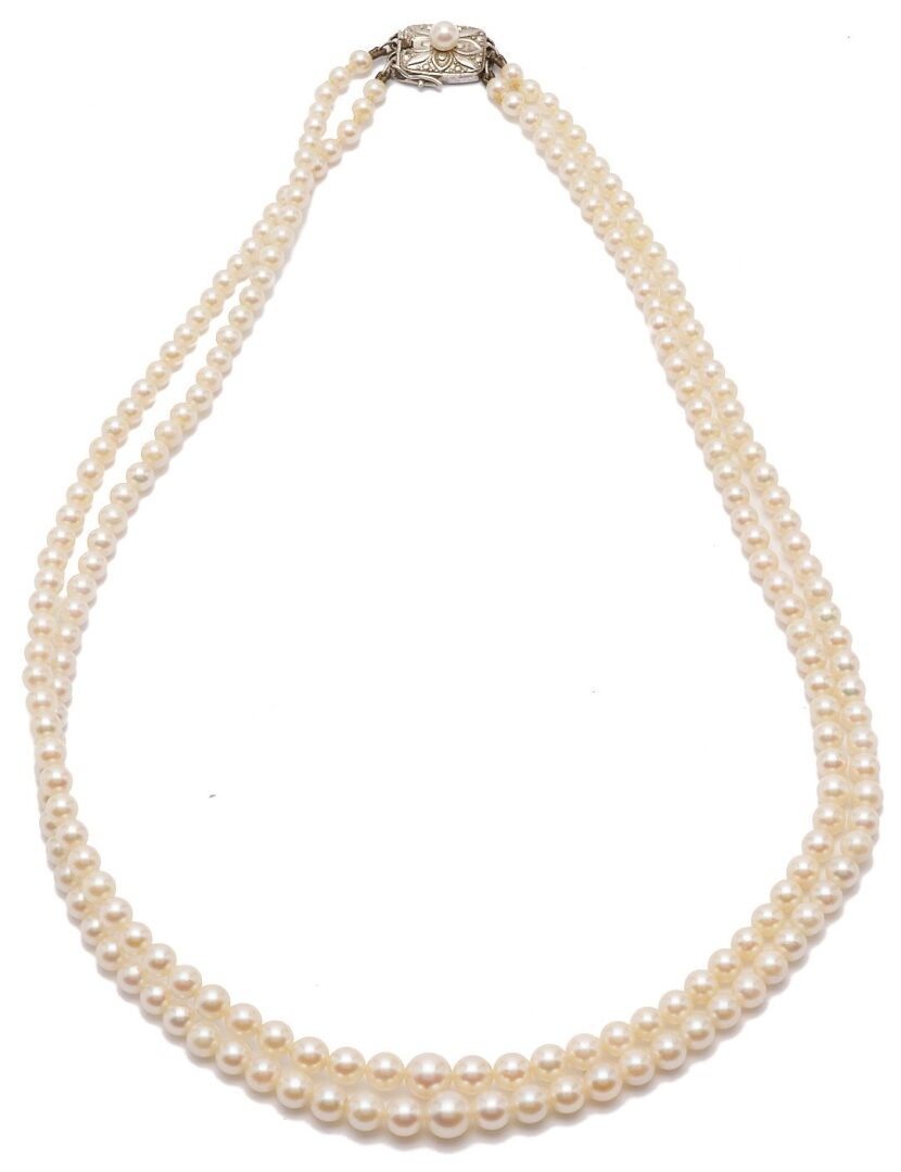 Lot 1018: Sterling Silver Mikimoto Pearl Necklace