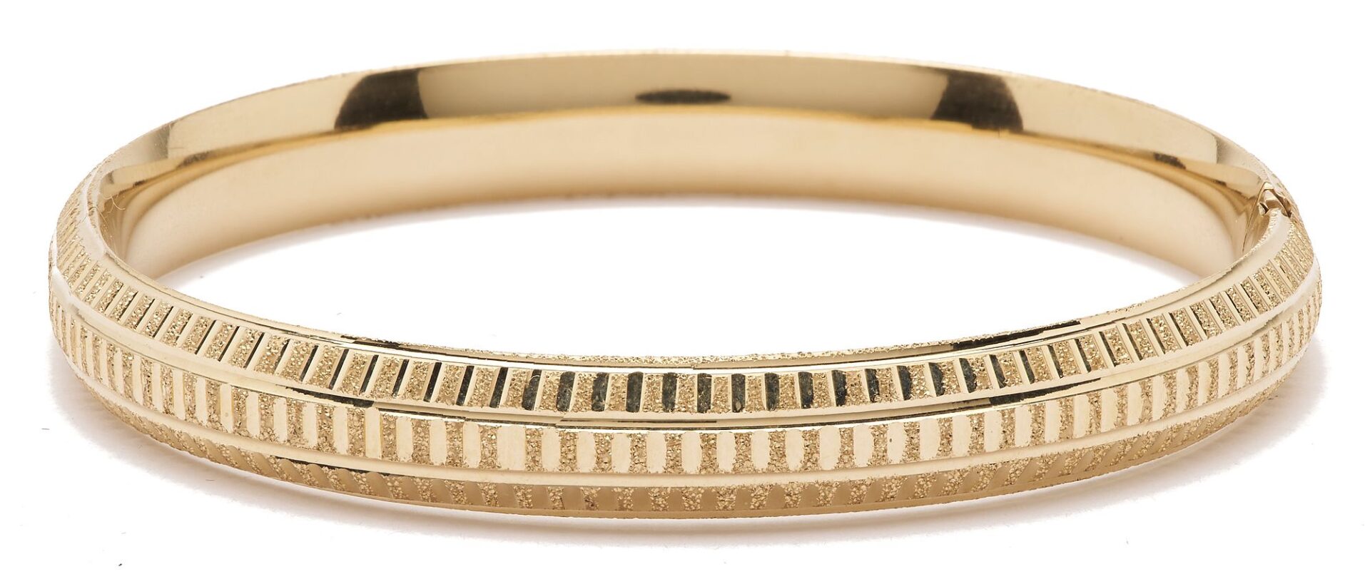 Lot 1028: 14K Gold Diamond Cut Bangle Bracelet