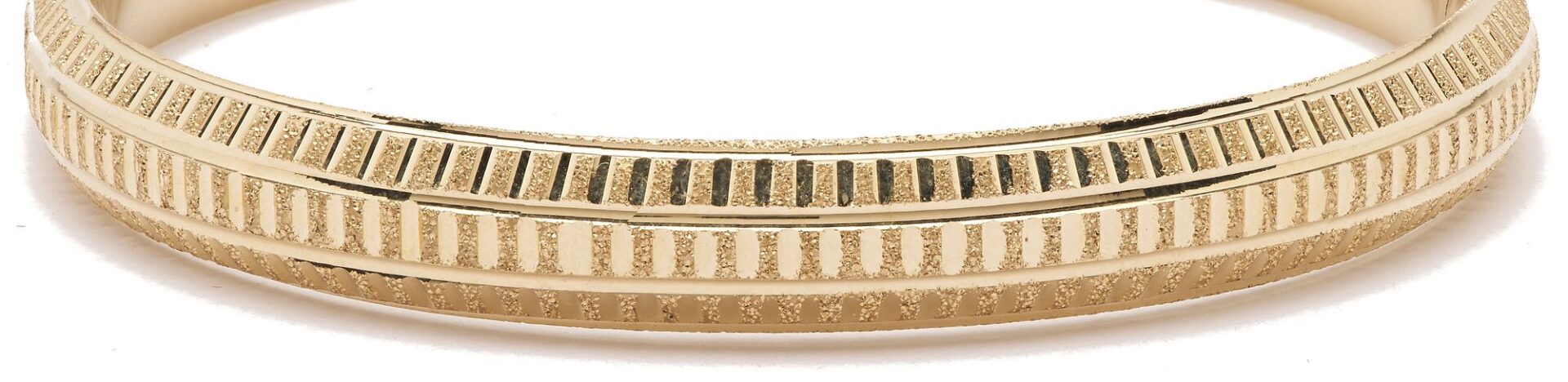 Lot 1028: 14K Gold Diamond Cut Bangle Bracelet