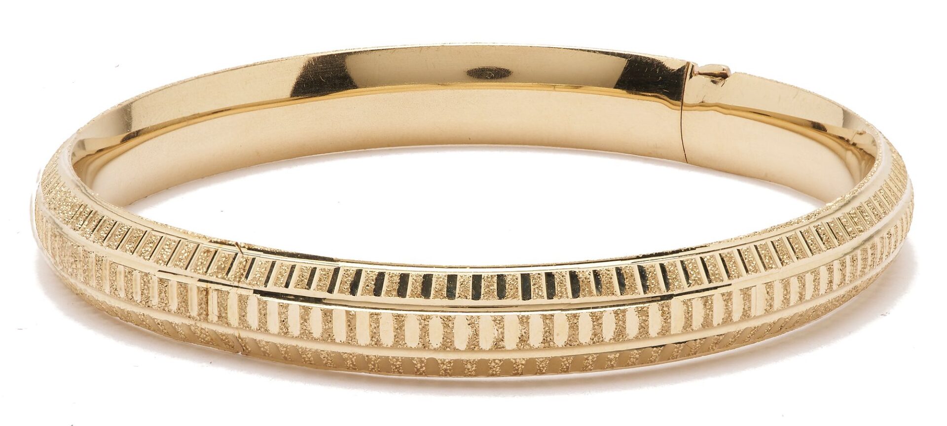 Lot 1028: 14K Gold Diamond Cut Bangle Bracelet