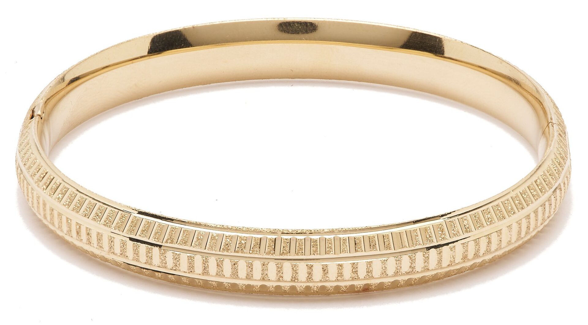 Lot 1028: 14K Gold Diamond Cut Bangle Bracelet
