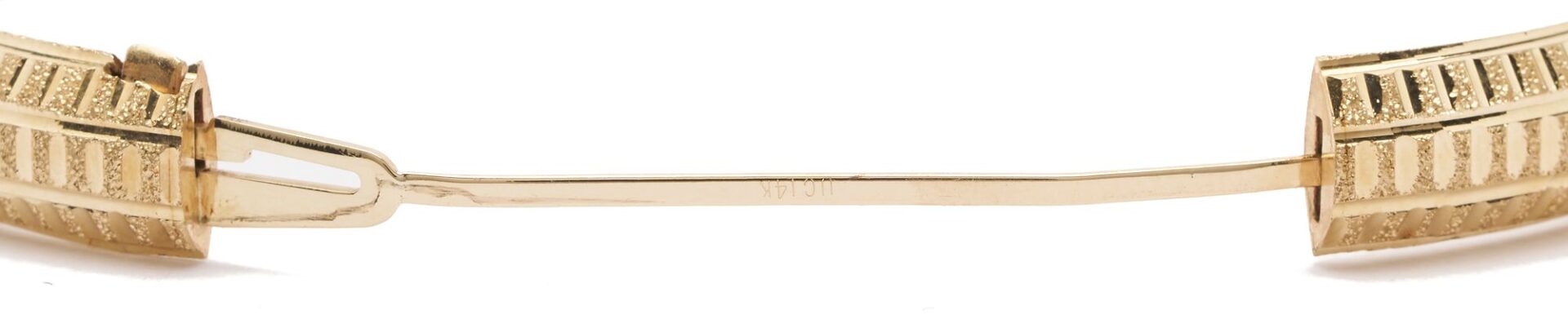 Lot 1028: 14K Gold Diamond Cut Bangle Bracelet