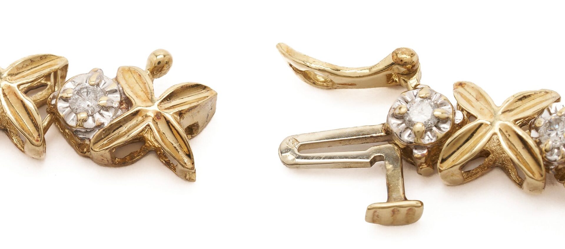 Lot 1029: 14K Gold & Melee Diamond Bracelet