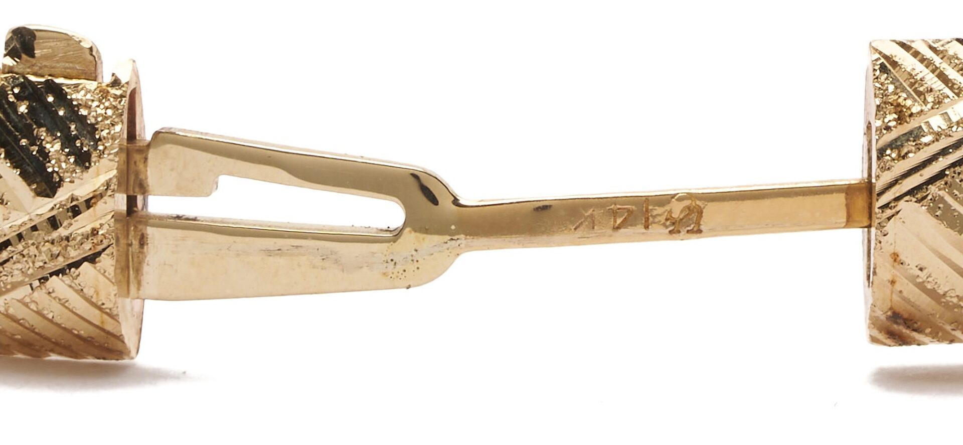 Lot 1034: 14K Gold Floral Bangle Bracelet