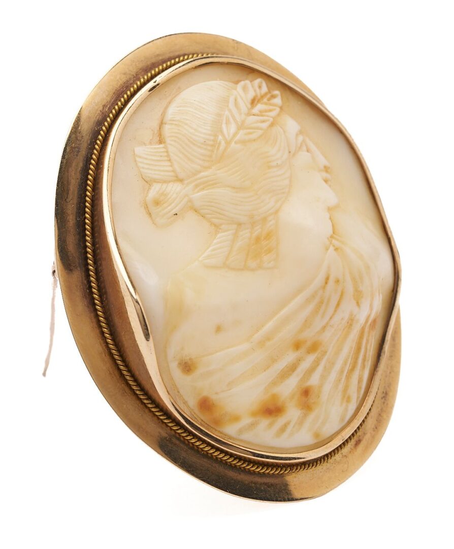 Lot 1042: 14K Gold Cameo & 2 14K Gold Necklaces