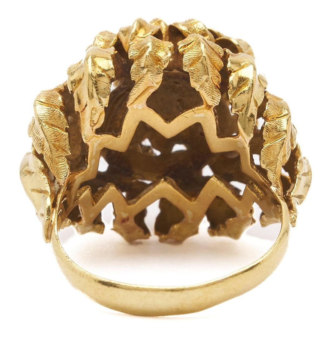 Lot 1046: 18K Gold Cluster Ring, Leaves