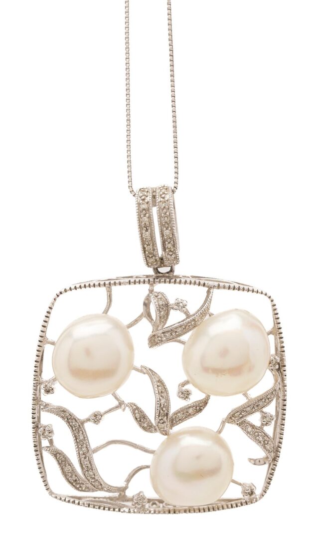 Lot 1108: 14K White Gold, Pearl, & Diamond Necklace