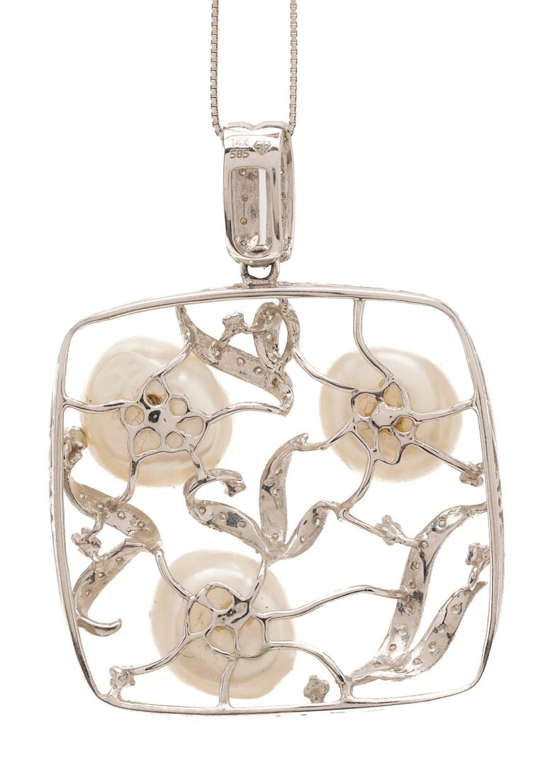 Lot 1108: 14K White Gold, Pearl, & Diamond Necklace