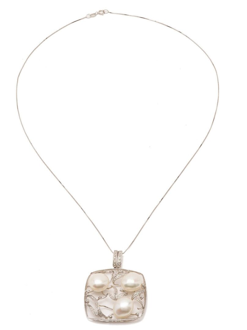 Lot 1108: 14K White Gold, Pearl, & Diamond Necklace