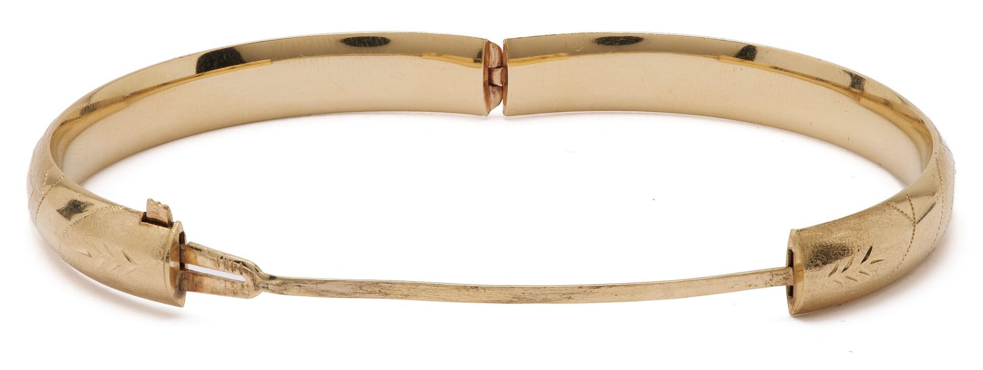 Lot 1112: 14K Gold Bangle Bracelet w/ Floral Design