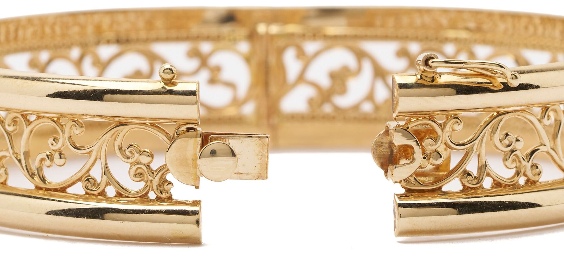 Lot 1116: 14K Gold Diamond Foliate Cut Bangle Bracelet