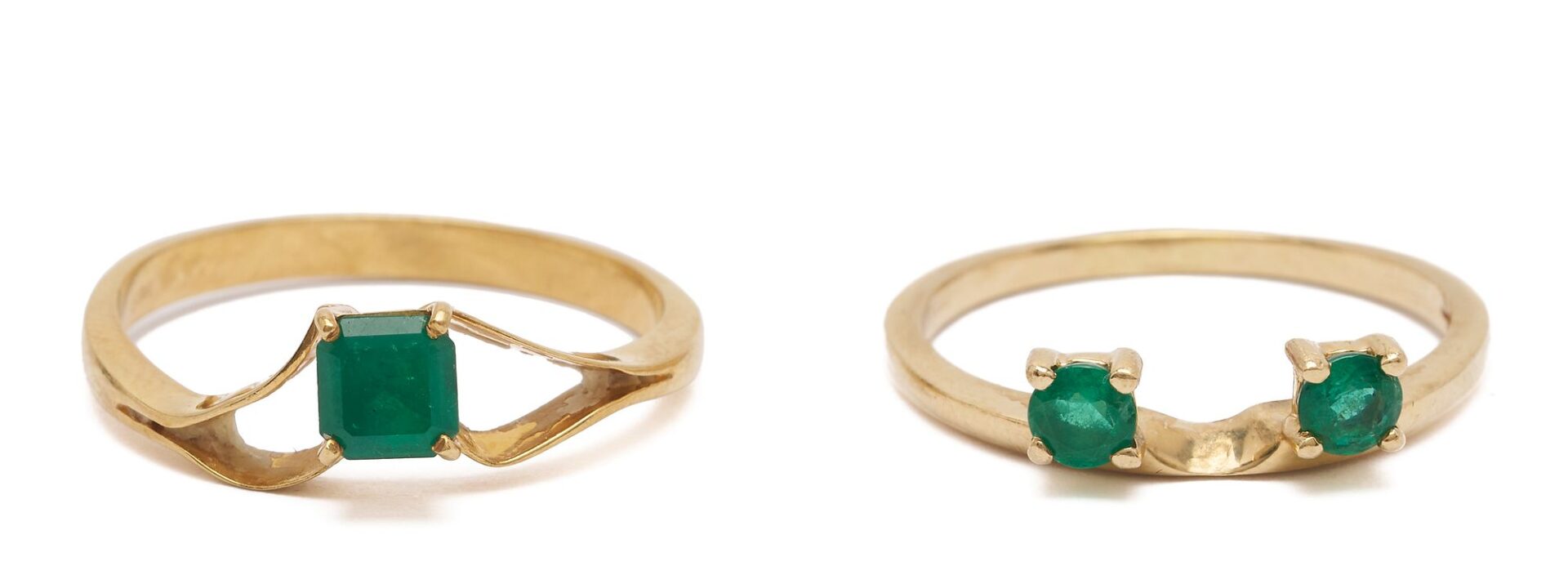 Lot 1123: 2 Gold & Emerald Rings