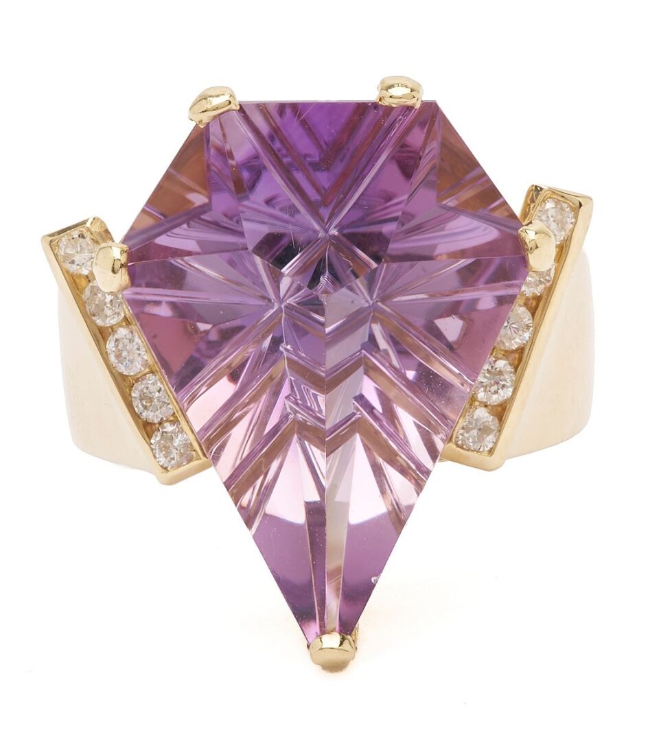 Lot 1125: 14K Gold Amethyst & Diamond Ring