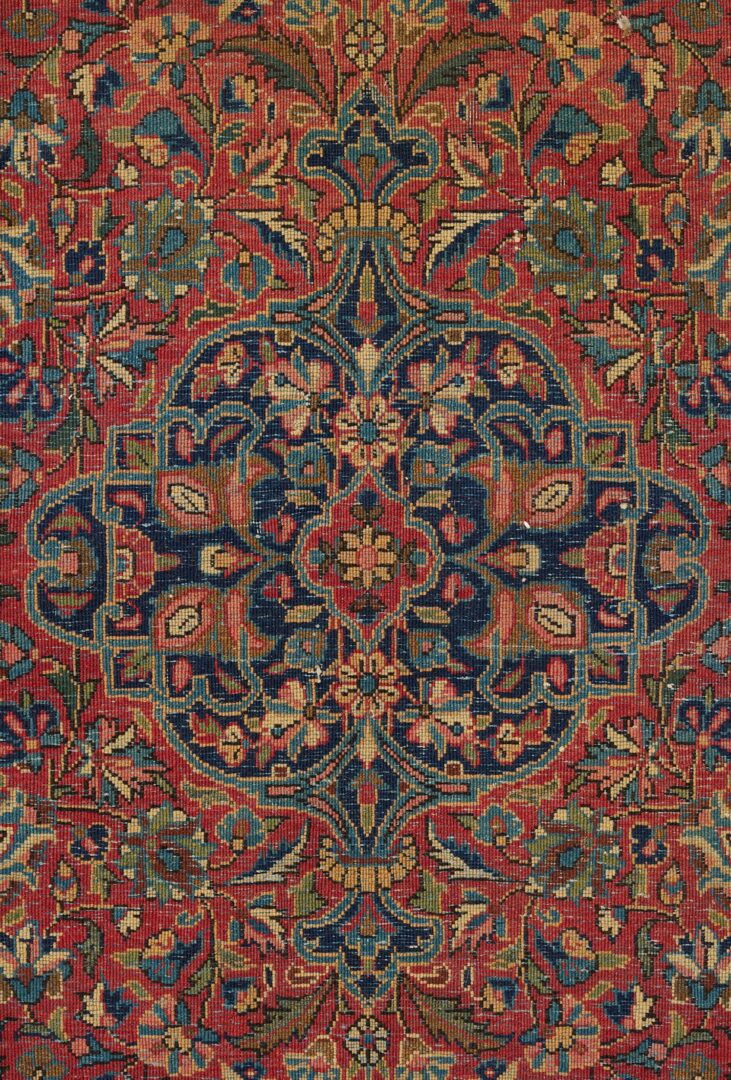 Lot 252: Persian Kashan Medallion Rug, 5 ft x 3.5 ft
