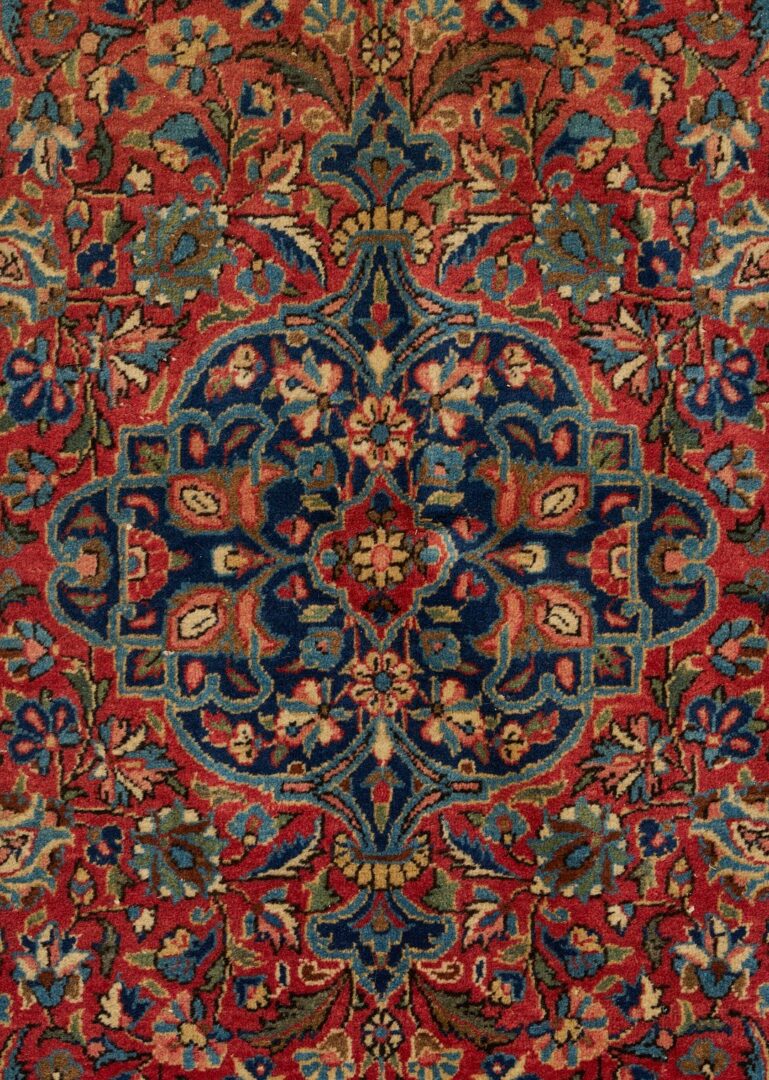 Lot 252: Persian Kashan Medallion Rug, 5 ft x 3.5 ft