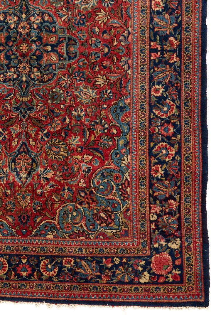 Lot 252: Persian Kashan Medallion Rug, 5 ft x 3.5 ft