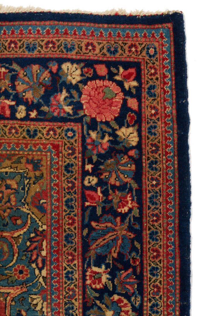 Lot 252: Persian Kashan Medallion Rug, 5 ft x 3.5 ft