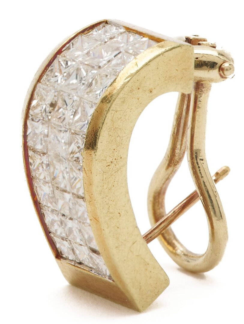 Lot 300: 18K Gold and  Diamond Ring & Matching Earrings