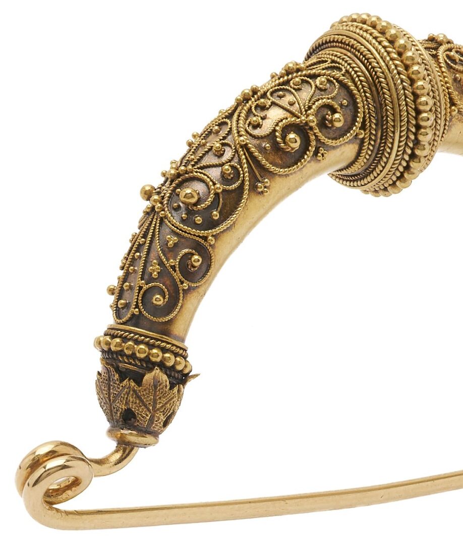 Lot 313: 21K Gold Etruscan Revival Fibula Ram’s Head Brooch circa 1880