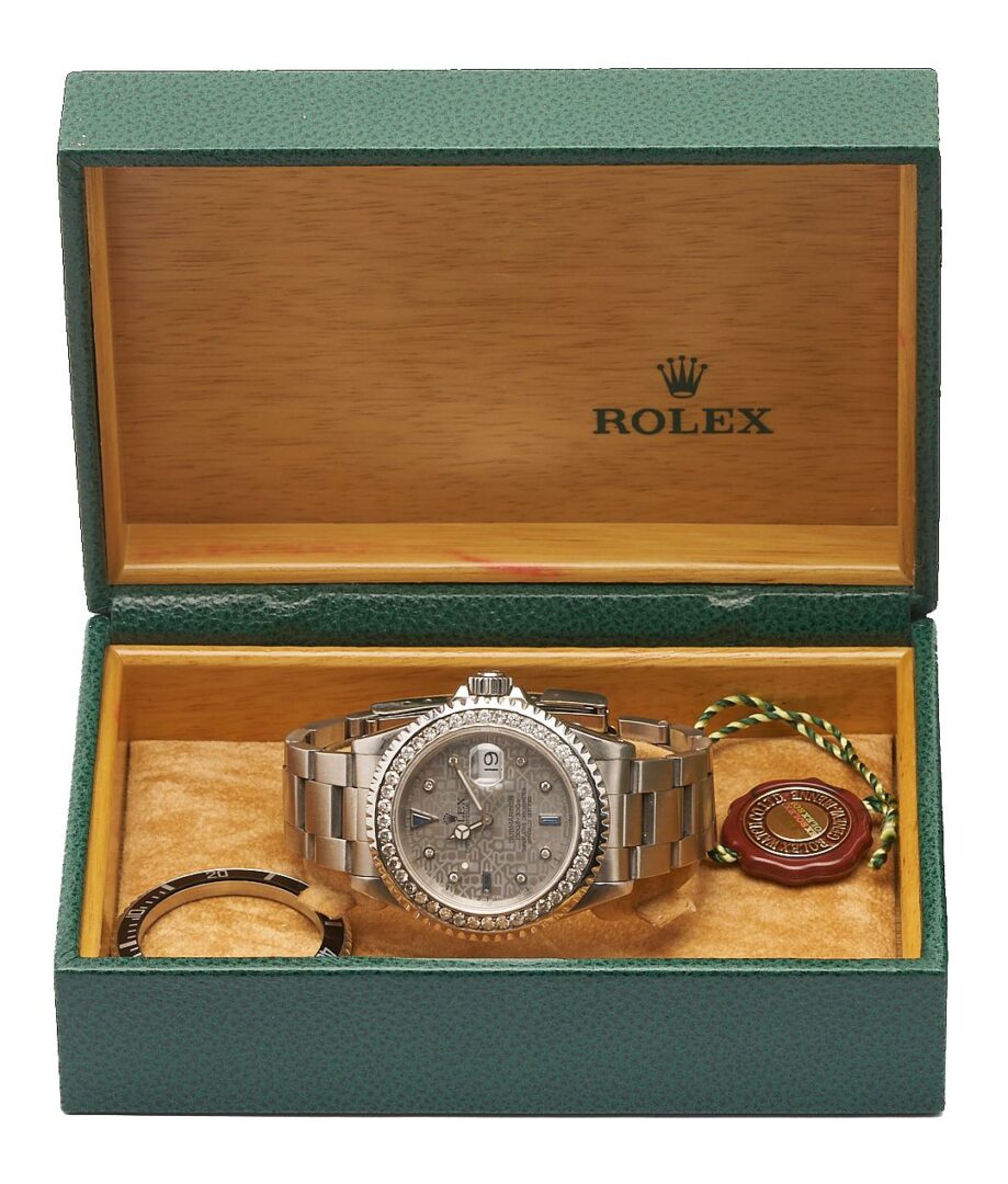 Lot 31: Mens’s Rolex Oyster Perpetual Date Submariner Watch