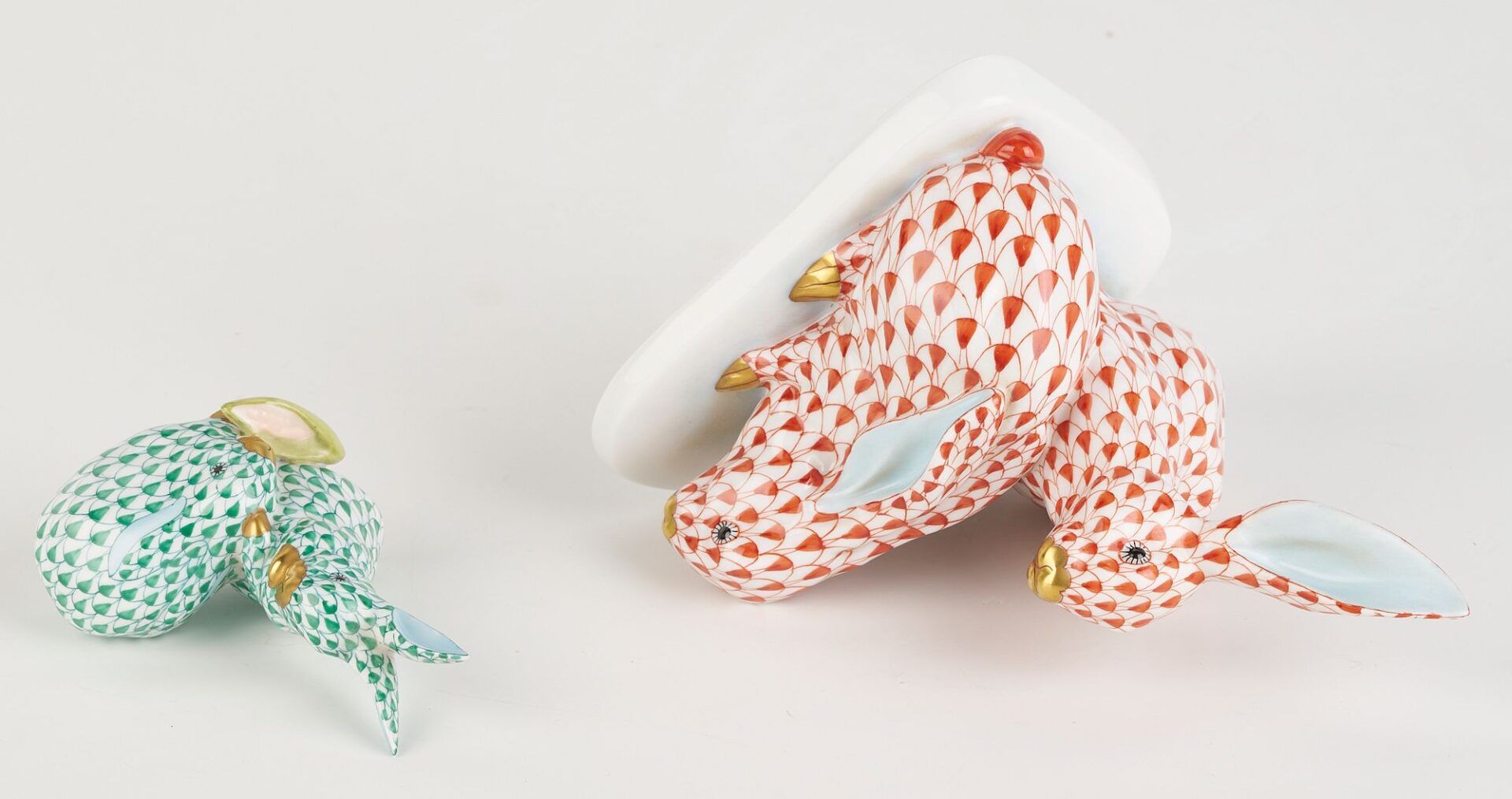 Lot 342: 3 Herend Porcelain Fishnet Rabbits