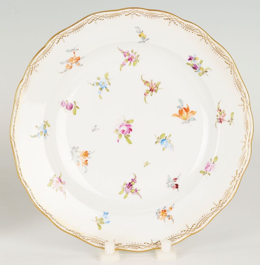 Lot 344: Meissen Scattered Flowers Pattern Porcelain Dinnerware