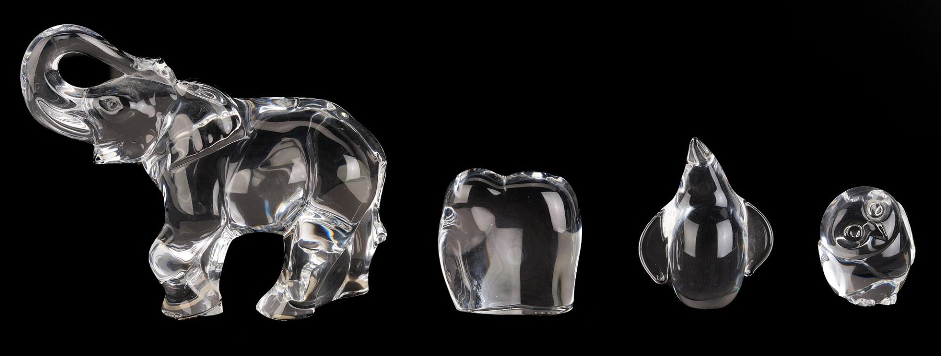 Lot 355: 8 Crystal Animal Figurines, incl. Baccarat and Steuben