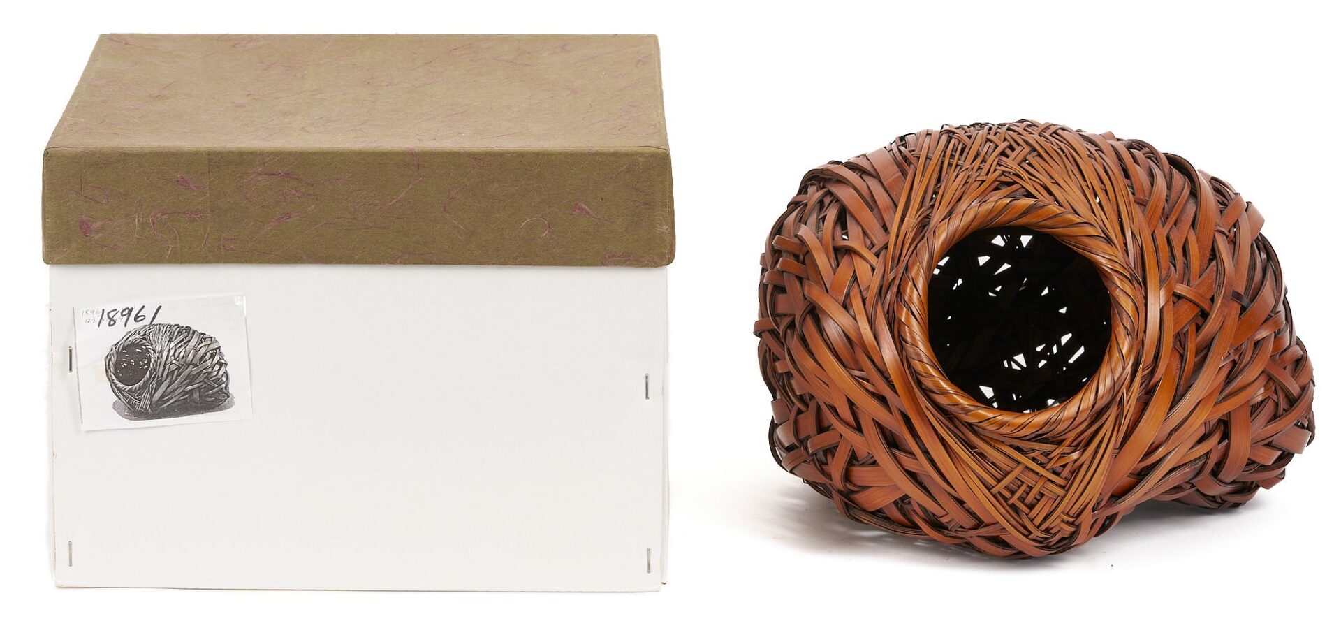 Lot 376: Mimura Chikuho Scuptural Basket, Cave