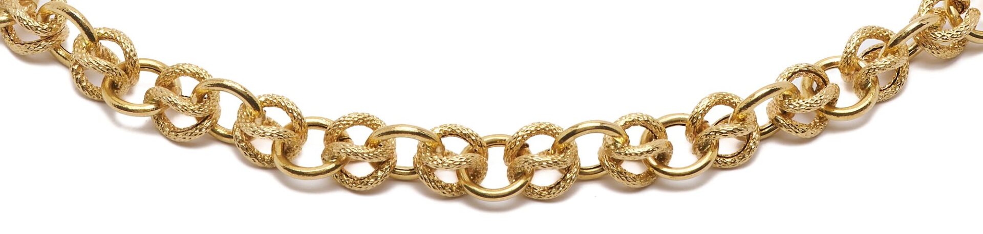 Lot 41: 18K Gold Chain Necklace