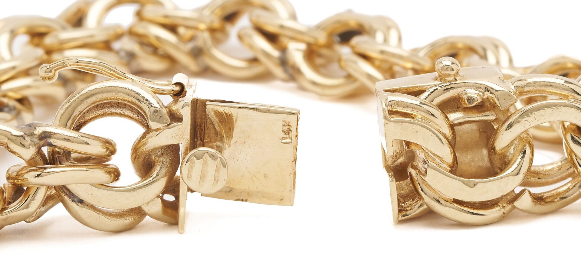 Lot 46: 14K Gold Double Link Chain Bracelet