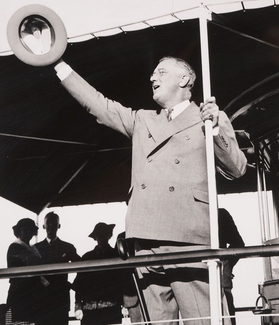 Lot 488: 6 Historical Photos incl. FDR and JFK