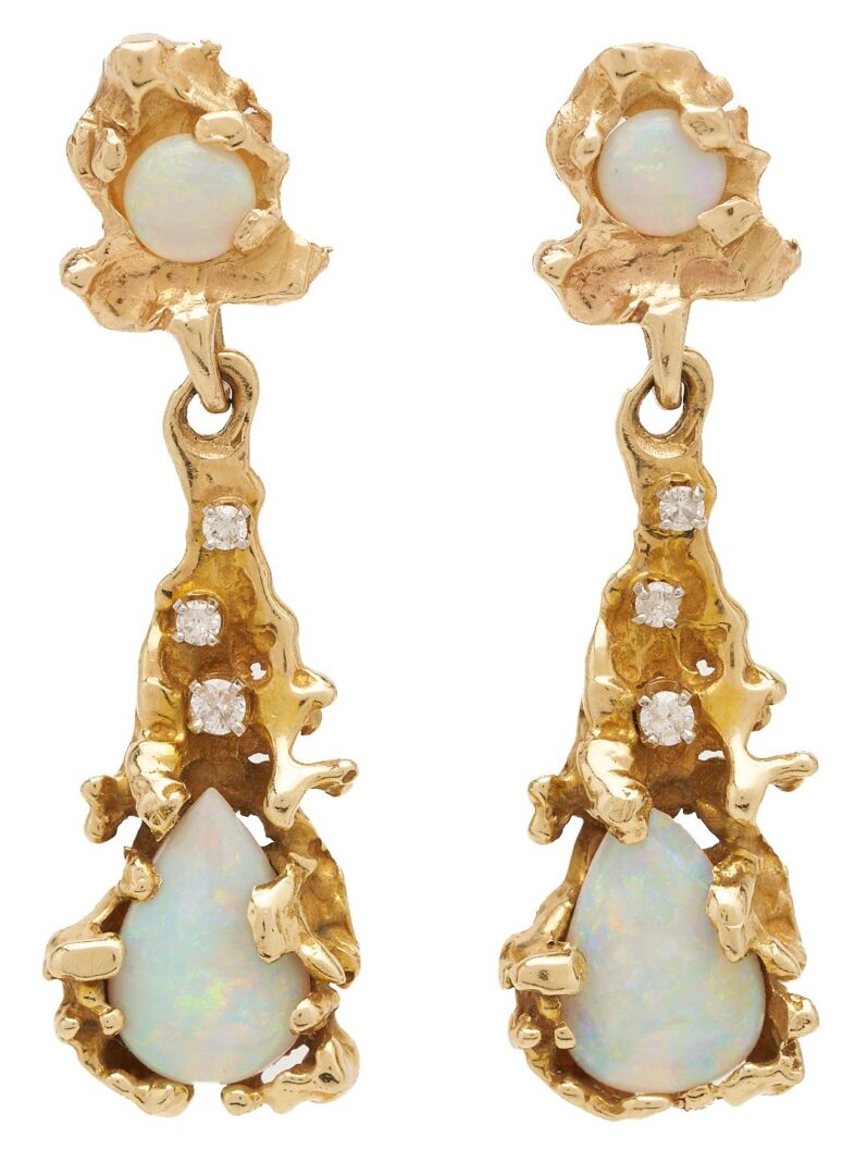 Lot 626: 14K Gold & Opal Earrings