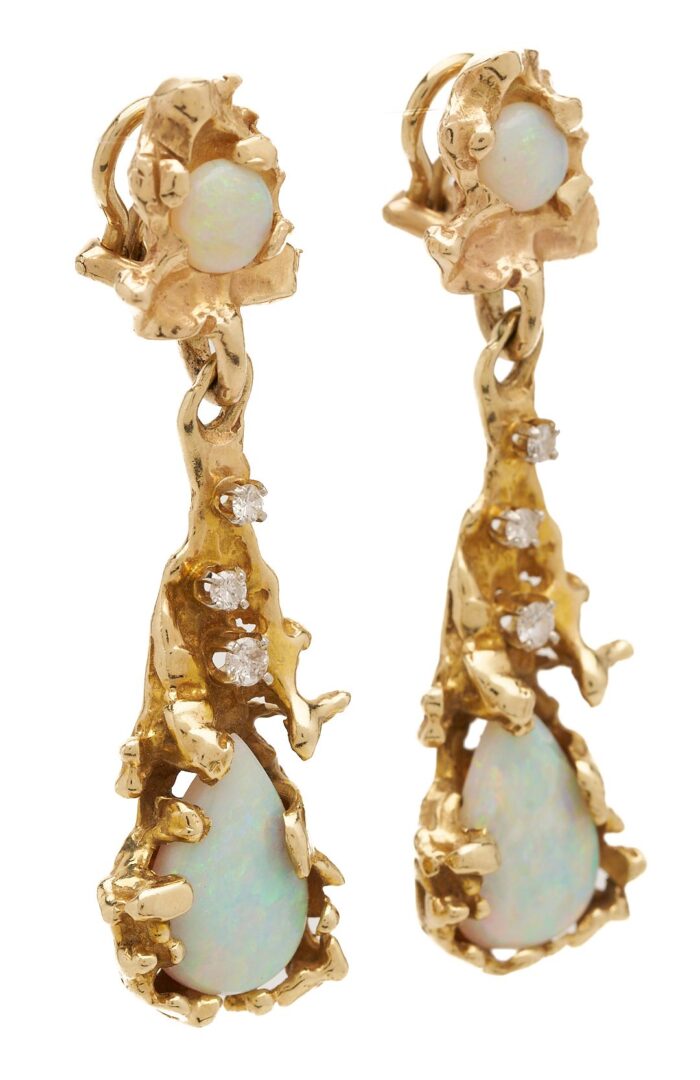 Lot 626: 14K Gold & Opal Earrings
