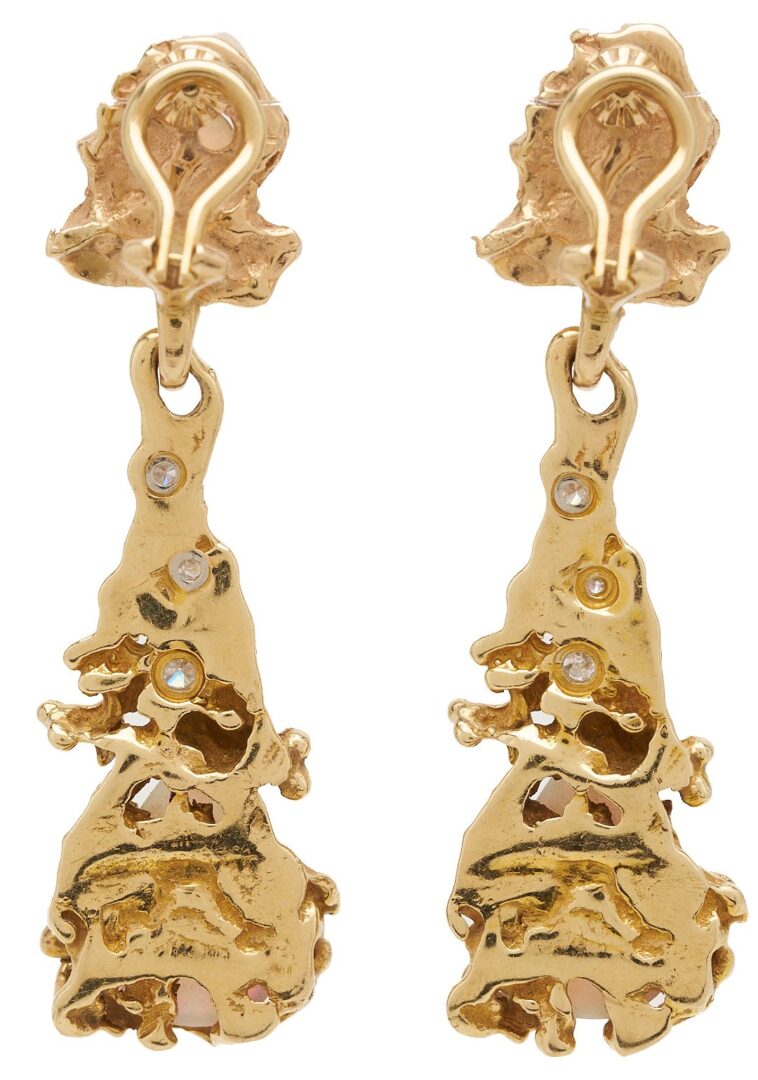 Lot 626: 14K Gold & Opal Earrings