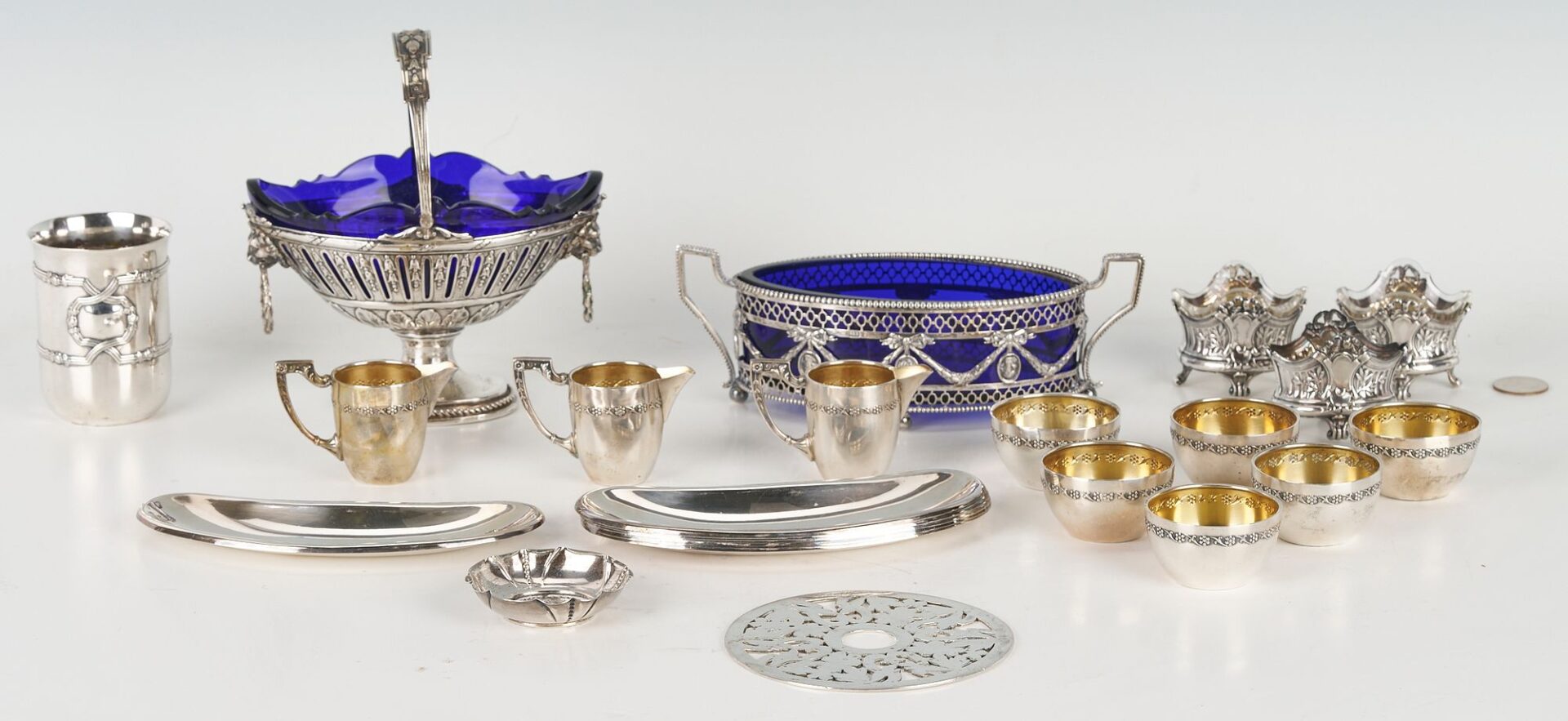 Lot 62: 23 Continental .800 Silver & S/P Table Items