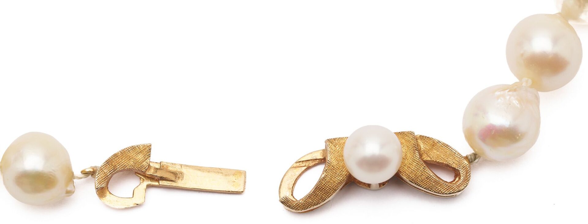 Lot 634: Gold & Pearl Necklace & Earrings