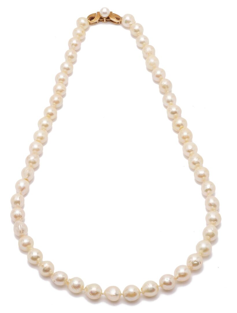 Lot 634: Gold & Pearl Necklace & Earrings