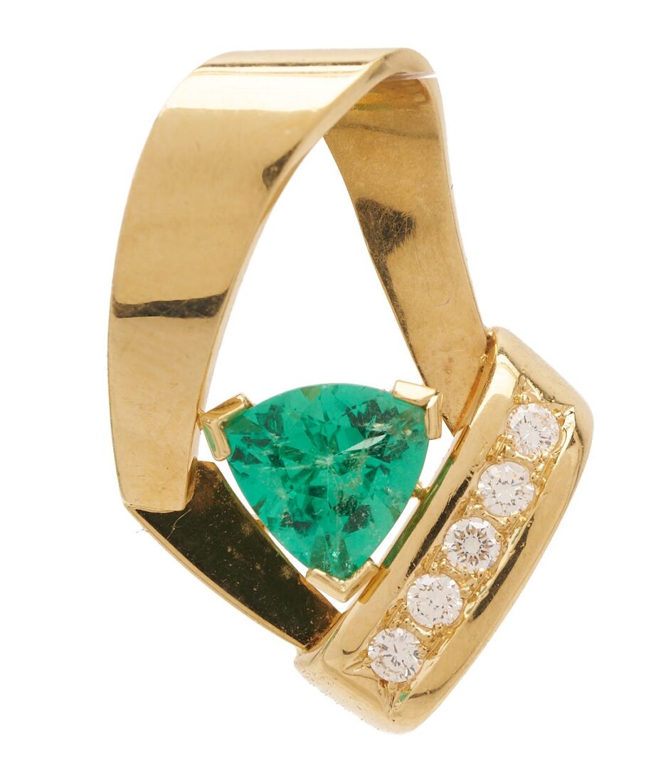 Lot 638: 18K Gold, Emerald, & Diamond Pendant & Earrings