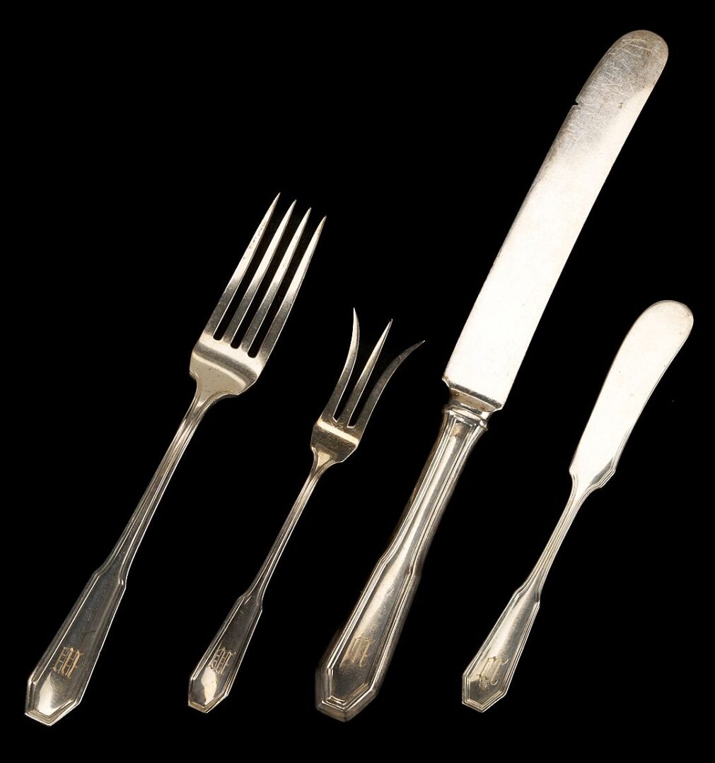 Lot 648: R. Wallace & Sons Sterling Flatware, Somerset 1913 Pattern