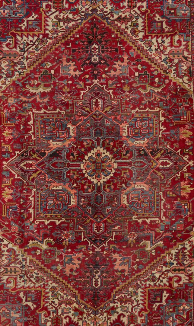 Lot 703: Persian Heriz Carpet, 11 ft. x 7 ft.
