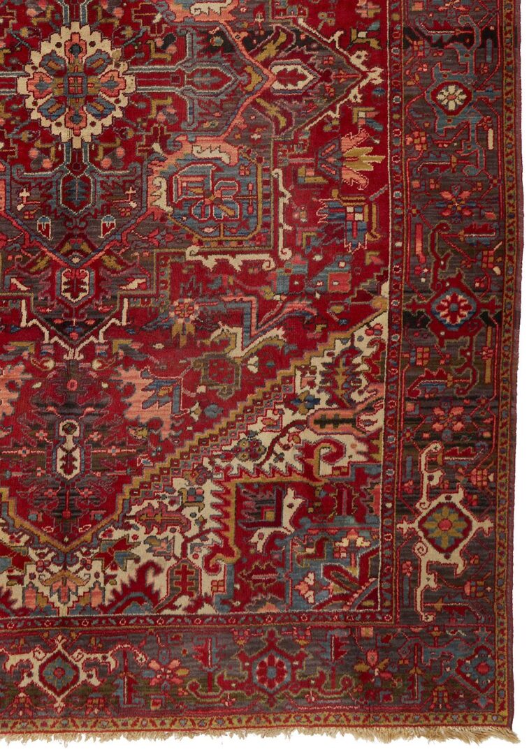 Lot 703: Persian Heriz Carpet, 11 ft. x 7 ft.